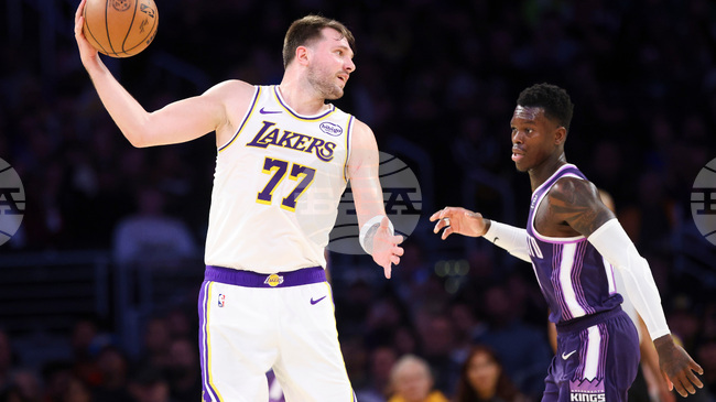 Лос Анджелис Лейкърс победи Сакраменто за 20-а победа от началото на сезона в НБА