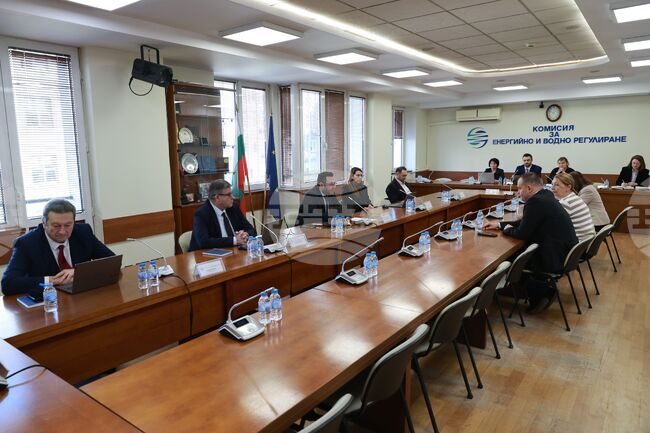 КЕВР обсъди предложението на „Булгаргаз“ за намаляване на цената на природния газ с над 3 на сто през януари 