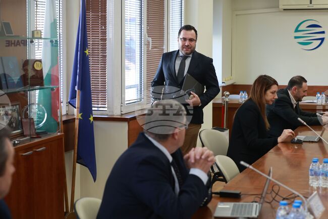 Природният газ поевтинява с 3,3 на сто през януари, реши КЕВР 