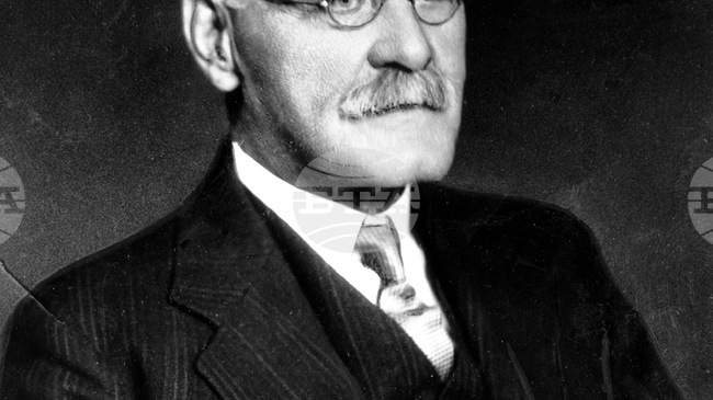 Думите са най-силният опиат, известен от човечеството, казва Ръдиард Киплинг, роден преди 160 години