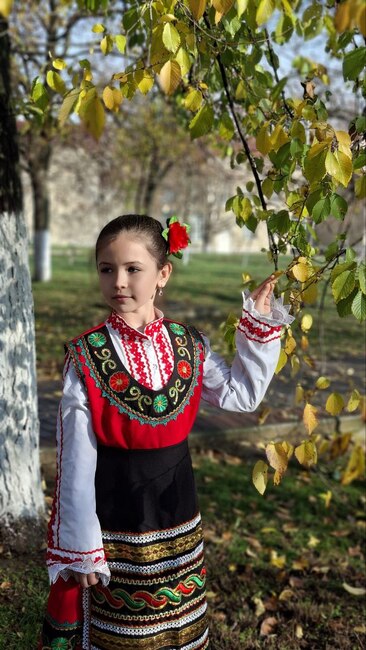 Подготвителна група към Българо-украинския център „Медиа“ във Василевка, Украйна, представи танца „Коледна ръченица“