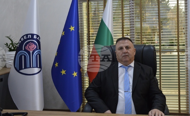 Множество важни проекти са изпълнени на територията на община Павел баня за изминалата 2025 г., каза за БТА кметът Иса Бесоолу