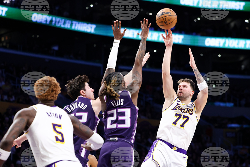 APTOPIX Kings Lakers Basketball