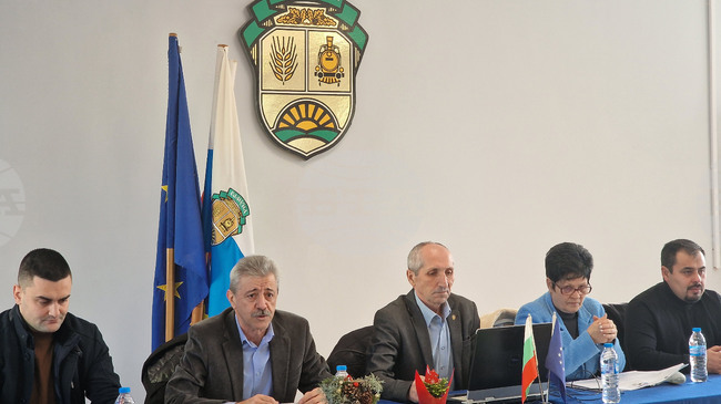 Председателят на Общинския съвет и кметът на община Самуил отчетоха изминалата година като трудна, но успешна