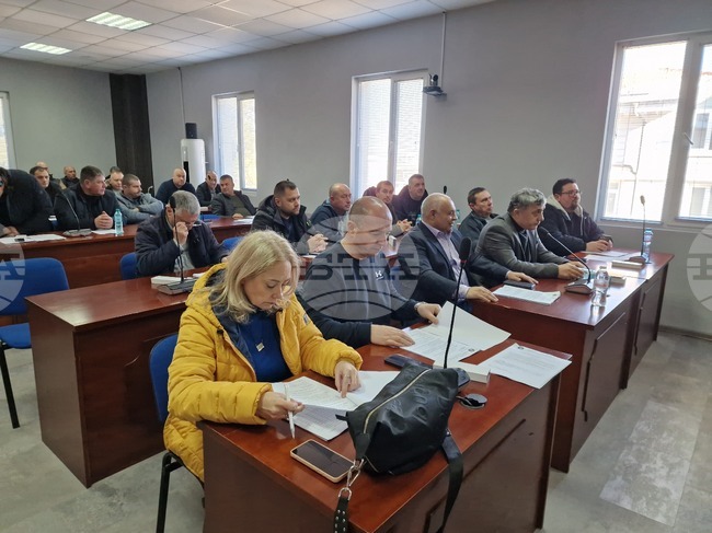 Общинският съвет в Омуртаг одобри отпускането на временни заеми от общинския бюджет за авансово финансиране на плащания по проекти