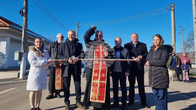 Обновеният път от Монтана до село Долно Белогтинци бе открит с церемония в село Николово