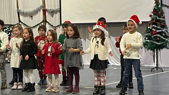 Тържество „Коледно музикално пътешествие“ се състоя в Българското училище „Св. св. Кирил и Методий“ в Барселона 