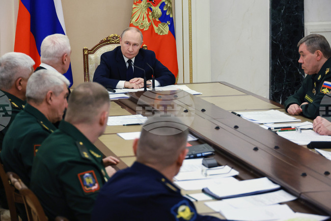 Руските сили настъпват по цялата линия на фронта в Украйна, заяви началникът на руския Генерален щаб