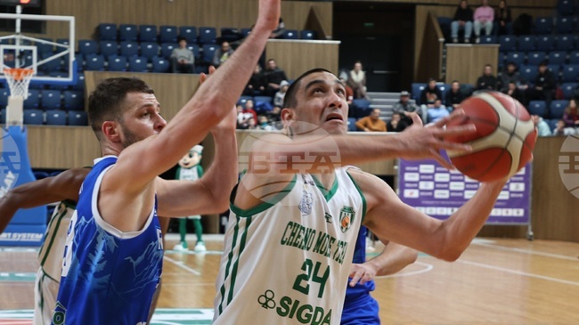Ламонт Уест изведе Черно море до победа срещу шампиона Рилски спортист в баскетболното първенство за мъже