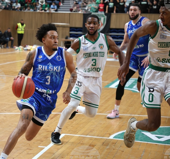 Титулярният плеймейкър на Рилски спортист Камау Стоукс премина в латвийския ВЕФ Рига