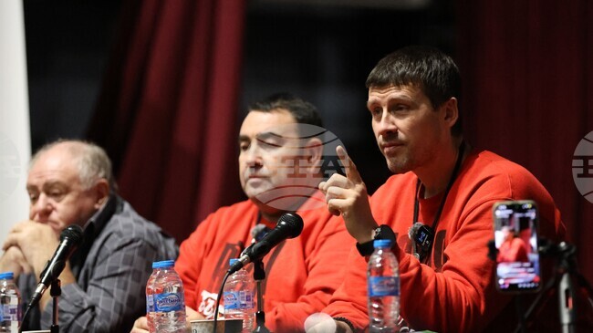 Събираме граждани, с които да направим система за намаляване на загубите на гласове на избори, каза в Благоевград Ивелин Михайлов