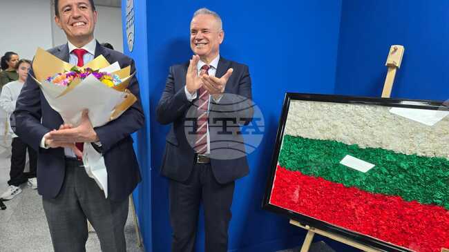 Българският посланик в Турция определи децата, таланта и България като специалните послания на изложбата в пресклуба на БТА в Анкара 