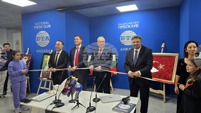 BTA Director General Opens Bridge of Colours Exhibition in Ankara