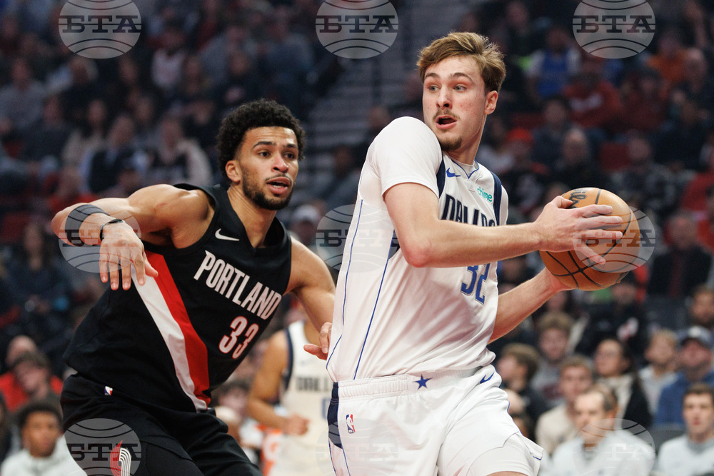 Mavericks Trail Blazers Basketball