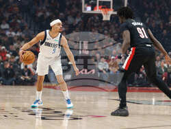 Mavericks Trail Blazers Basketball
