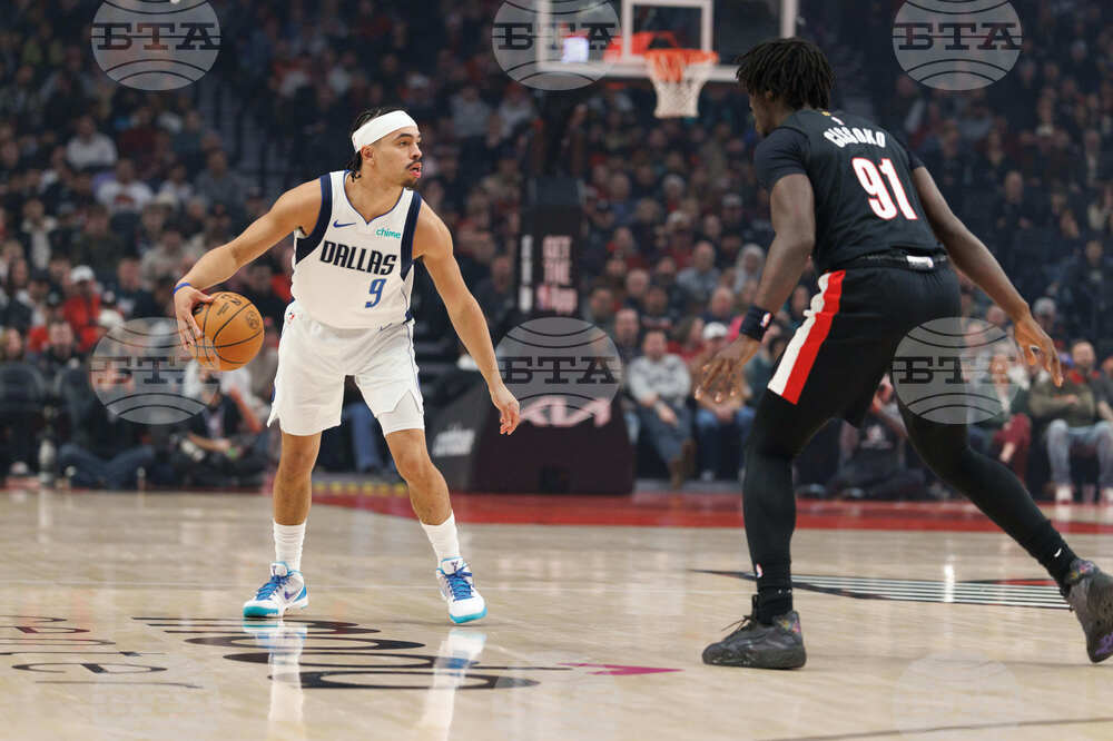 Mavericks Trail Blazers Basketball