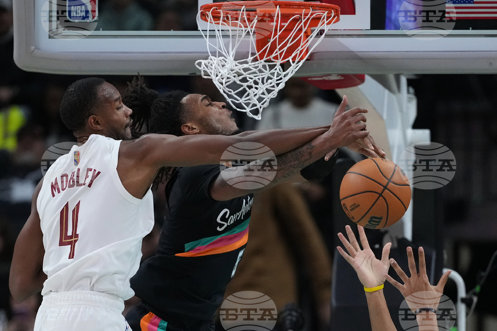 APTOPIX Cavaliers Spurs Basketball