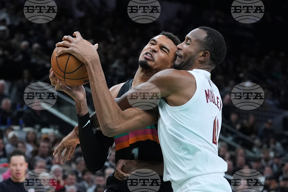 APTOPIX Cavaliers Spurs Basketball