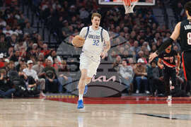 Mavericks Trail Blazers Basketball