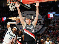 Mavericks Trail Blazers Basketball