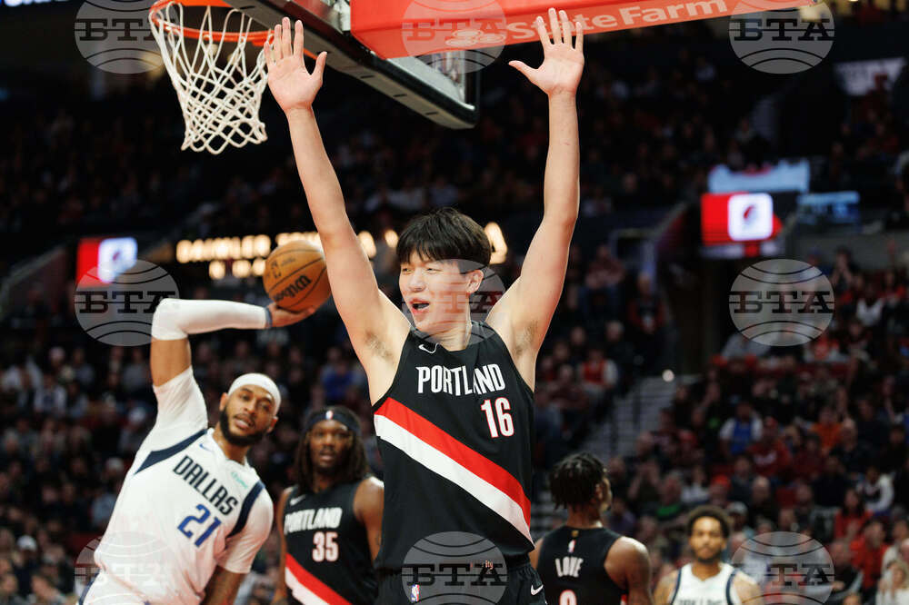 Mavericks Trail Blazers Basketball