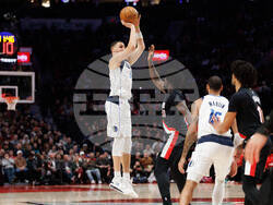 Mavericks Trail Blazers Basketball