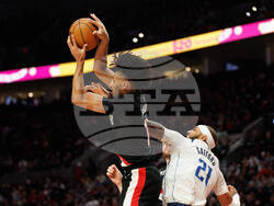 Mavericks Trail Blazers Basketball