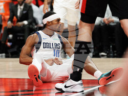 Mavericks Trail Blazers Basketball