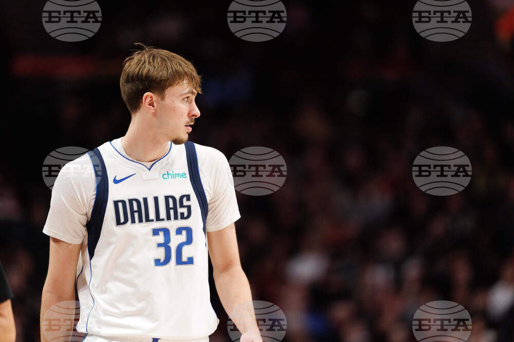 Mavericks Trail Blazers Basketball