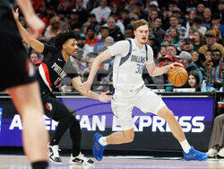 Mavericks Trail Blazers Basketball
