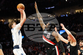 Mavericks Trail Blazers Basketball