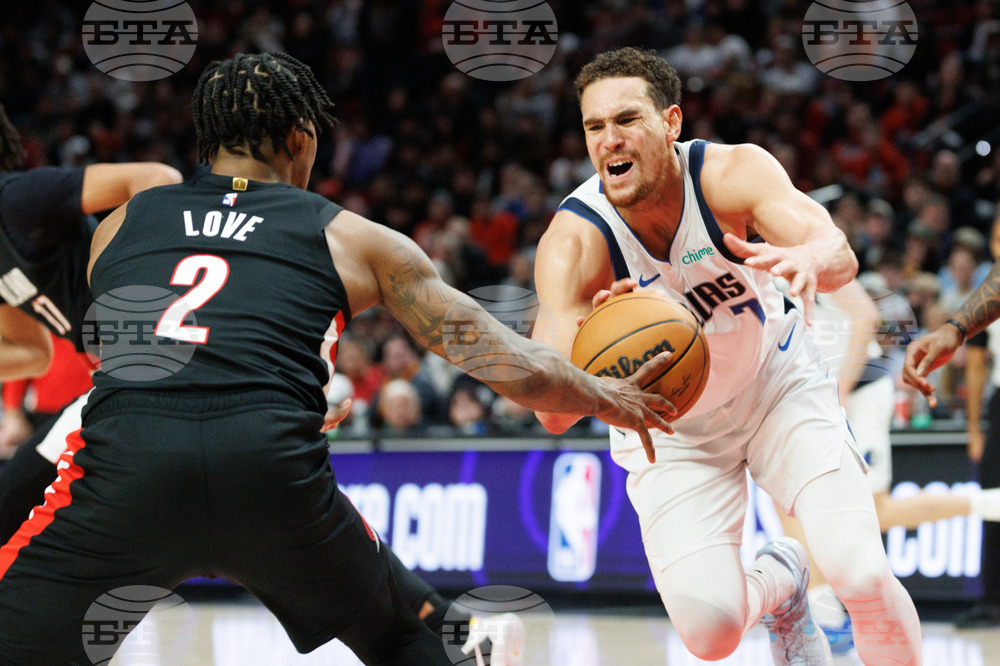 Mavericks Trail Blazers Basketball
