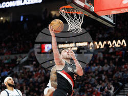 Mavericks Trail Blazers Basketball