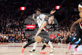 Mavericks Trail Blazers Basketball