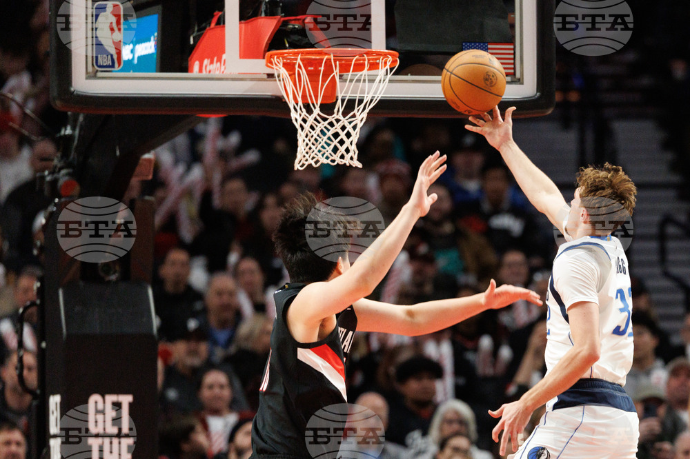 Mavericks Trail Blazers Basketball