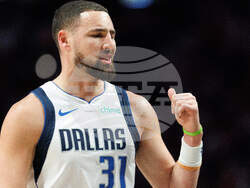 Mavericks Trail Blazers Basketball