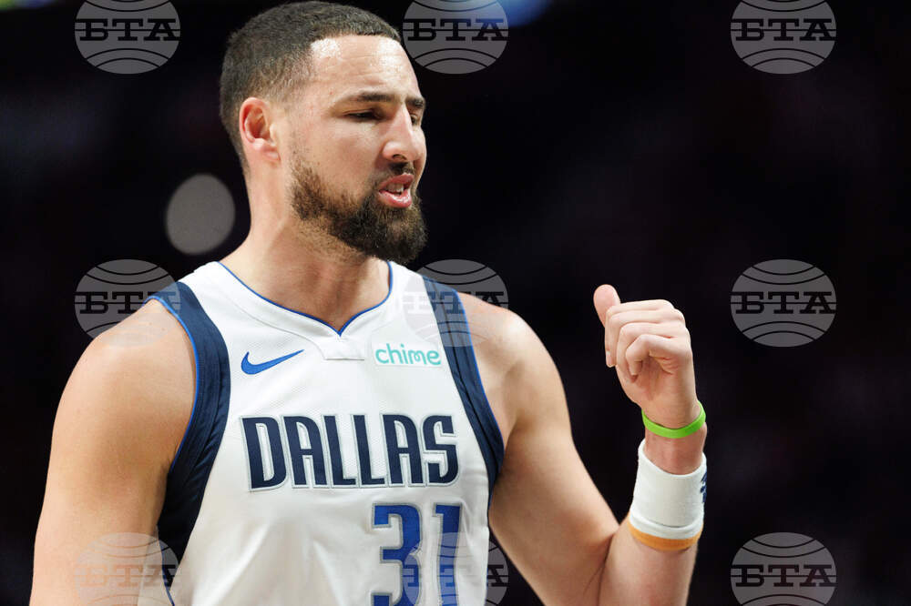 Mavericks Trail Blazers Basketball