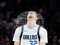 Mavericks Trail Blazers Basketball