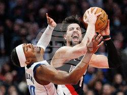 Mavericks Trail Blazers Basketball