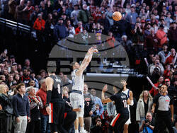 Mavericks Trail Blazers Basketball