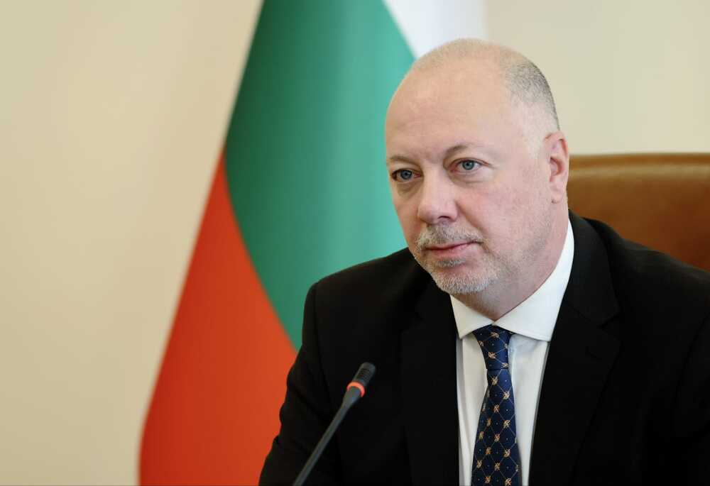 Посрещаме 2026 година като член на еврозоната, което ни носи сигурност, финансова стабилност и повече възможности, заяви Росен Желязков 