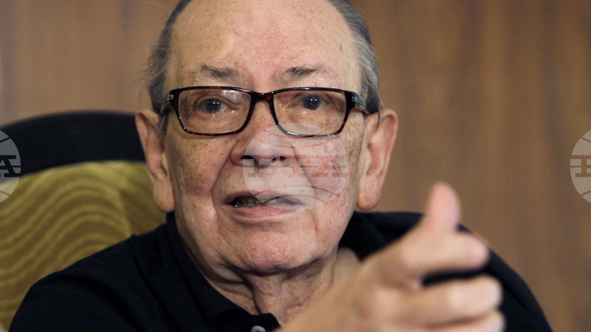 Исках животът ми да се преразказва като роман, казва “бащата” на съвременното кубинско кино Алфредо Гевара, от чието рождение се навършват 100 г.