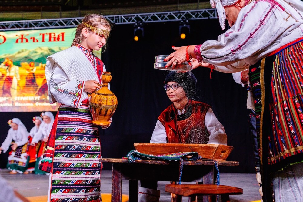 Асоциацията за български народни танци „Канатица“ в Страсбург ще организира на 24 януари хоротека по повод Бабинден