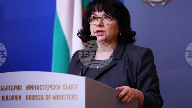 Щастлива съм, че имах възможност да бъда част от сбъдването на една мечта за поколения българи, заяви финансовият министър в оставка Теменужка Петкова 