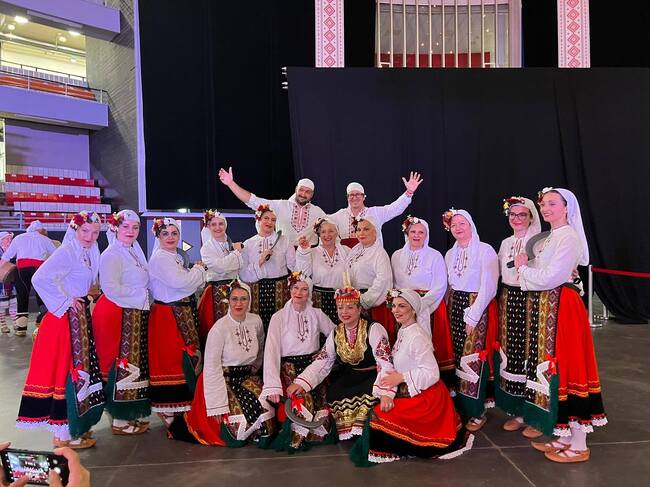 Танцьорите от Асоциацията за български народни танци „Канатица“ в Страсбург: Нека магията на българския фолклор ни събира винаги заедно