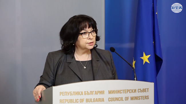 Непрофесионални инвеститори ще могат да участват директно на пазара на ДЦК у нас с приета стратегия от правителството в оставка, съобщи Теменужка Петкова