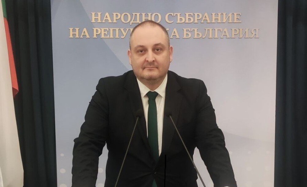 „Възраждане“: Заплати има, магазини няма – „Магазин за хората“ без реален ефект