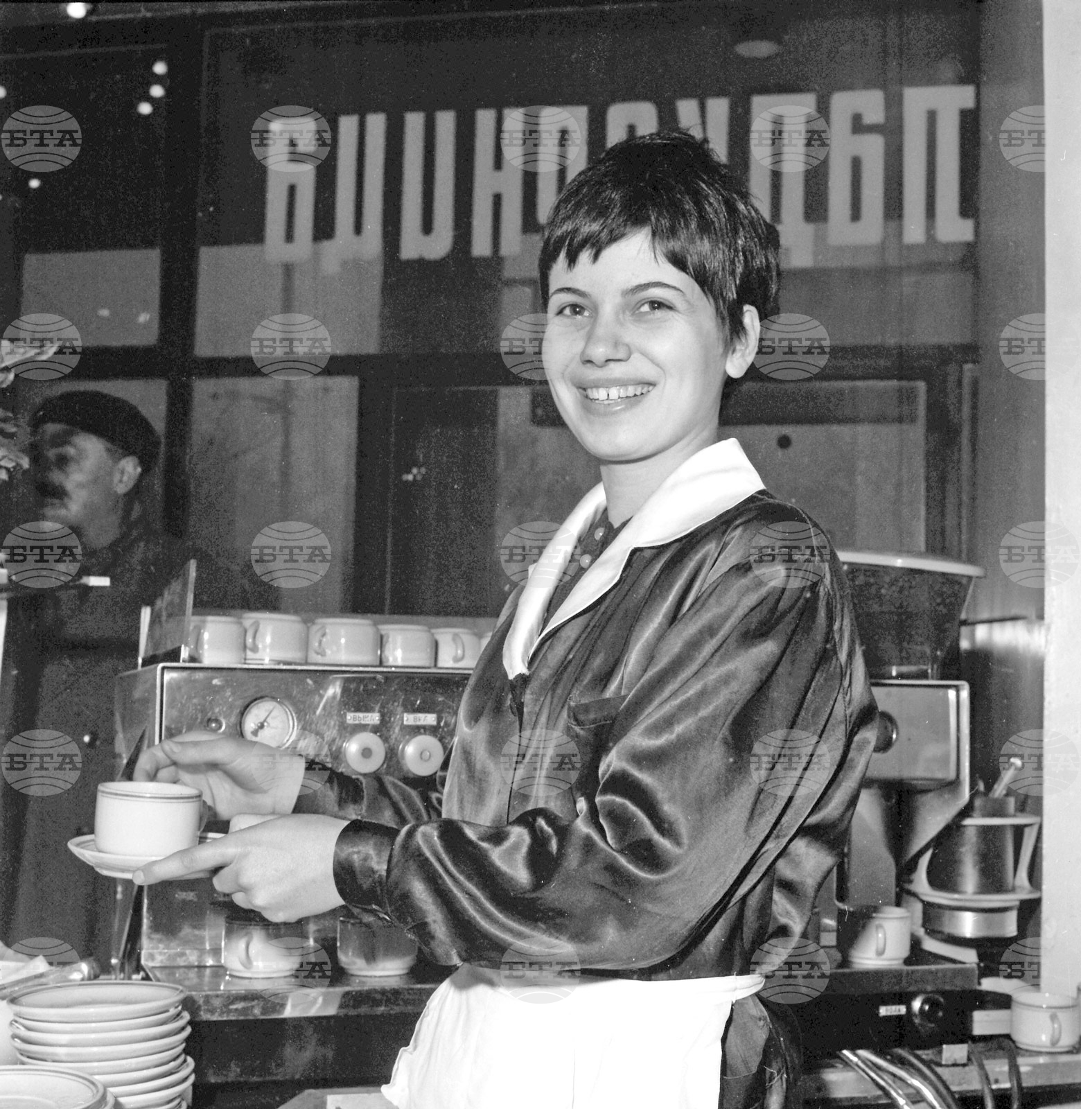 В сладкарницата на Централни хали през 1967 година