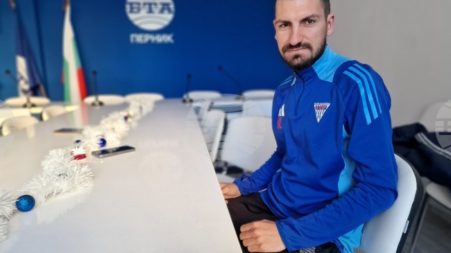 Пернишкият треньор Валентин Валентинов пое третодивизионния отбор Костинброд