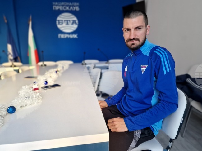 Пернишкият треньор Валентин Валентинов пое третодивизионния отбор Костинброд